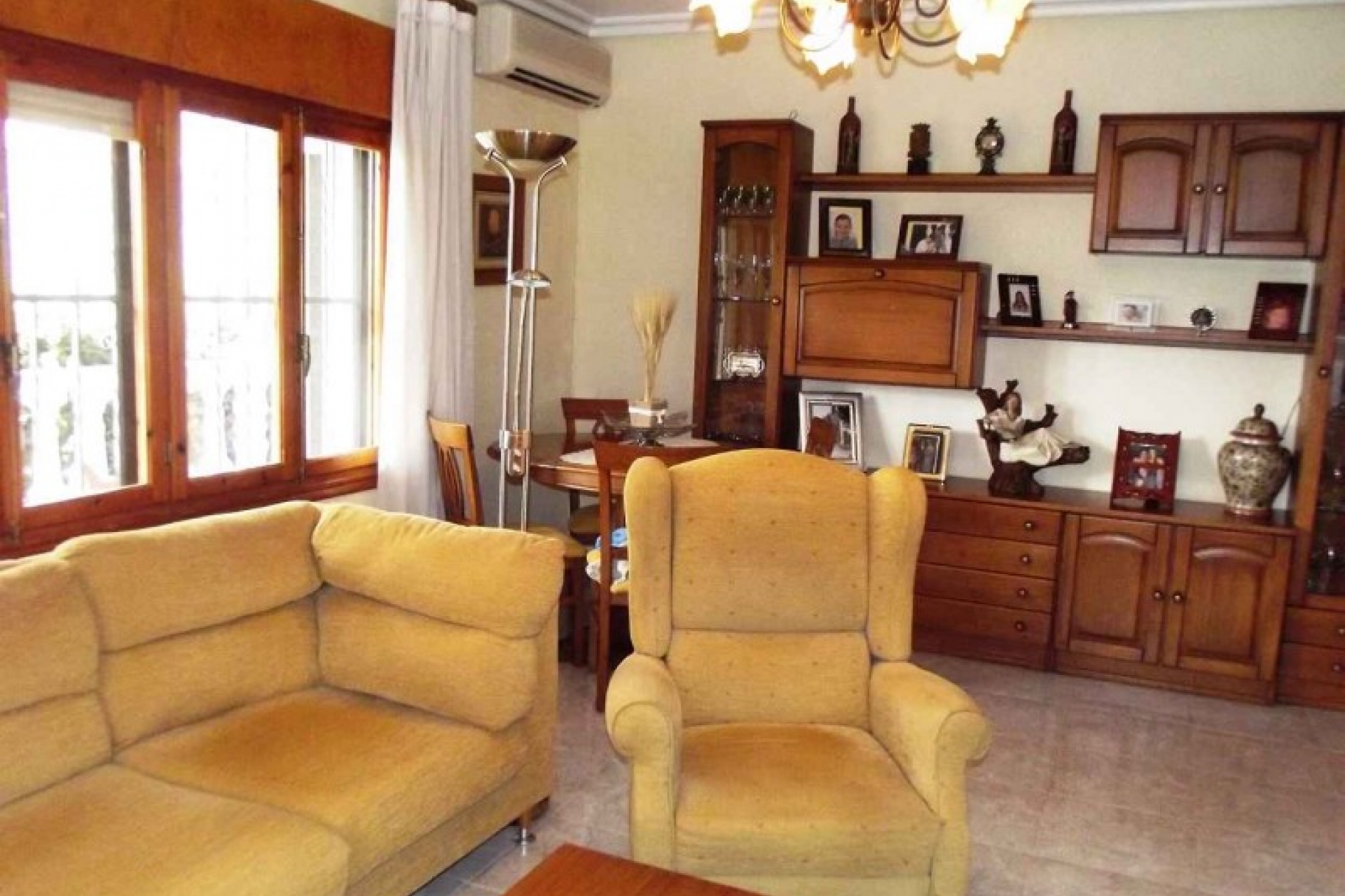 bargain villa los montesinos living room