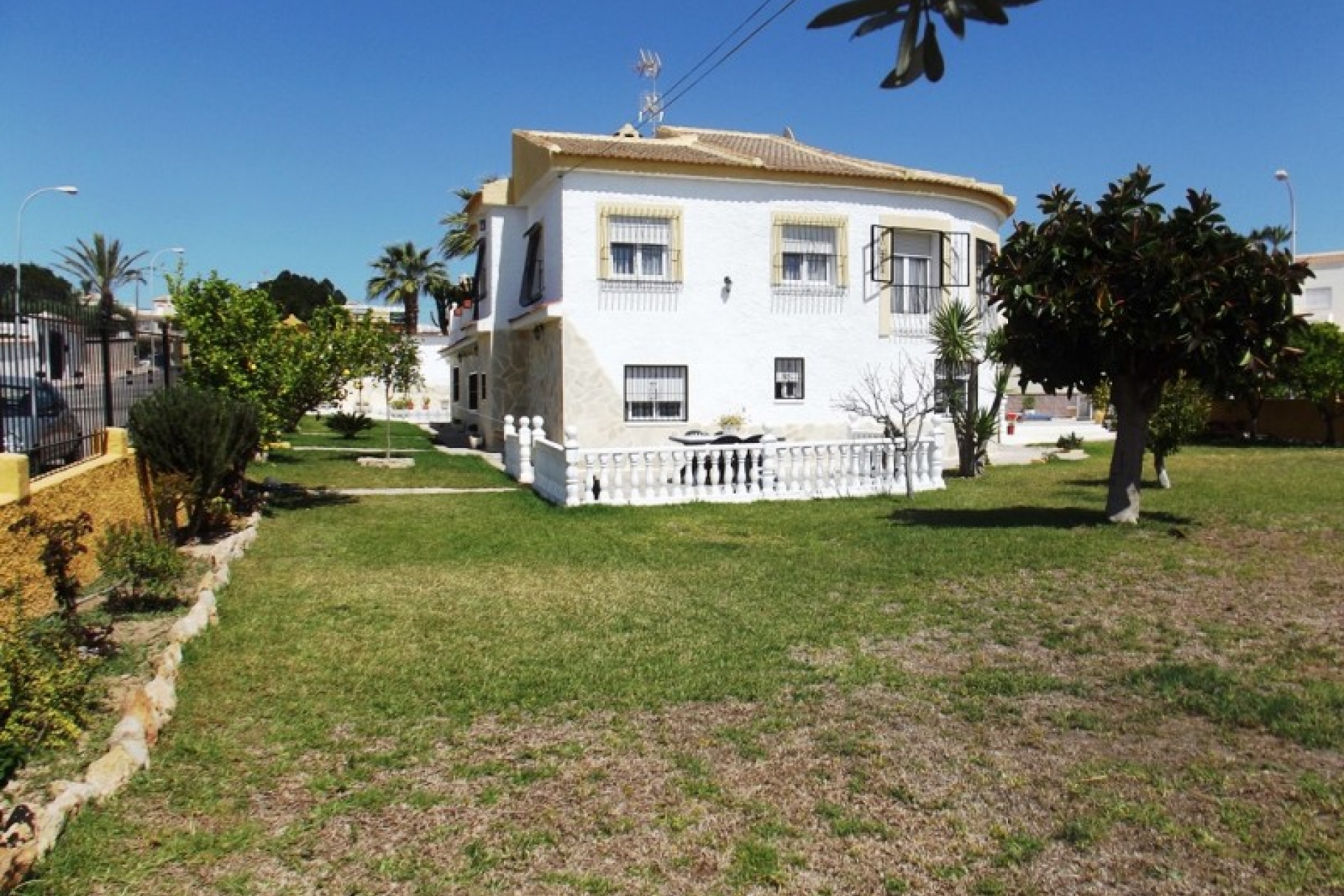 Cheap bargain detached villa for sale La Siesta Costa Blanca