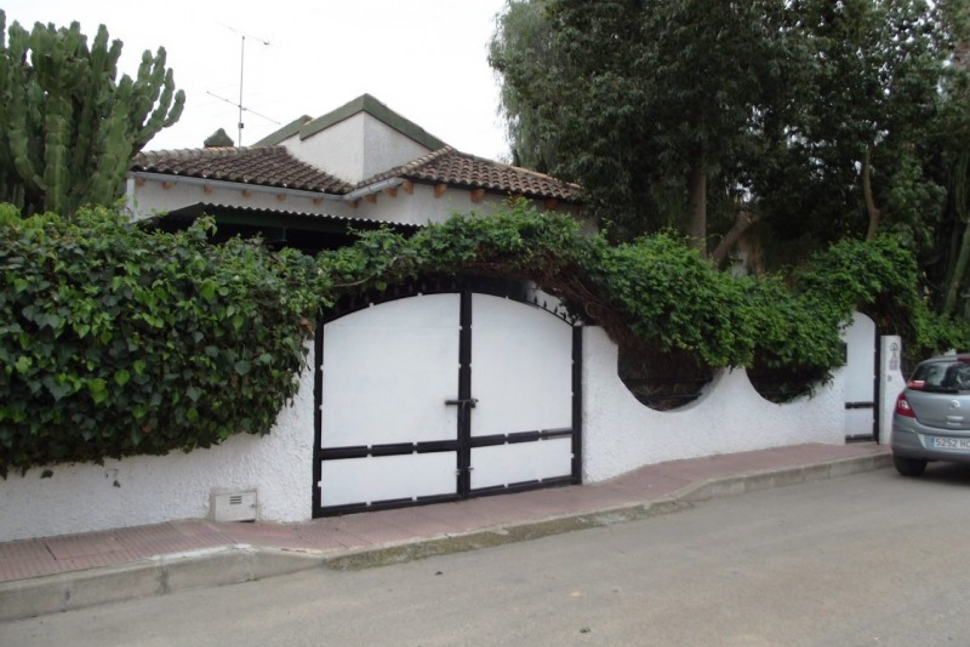 Cheap, bargain property for sale in Benferri on Spains Orihuela Costa and Costa Blanca near Orihuela.