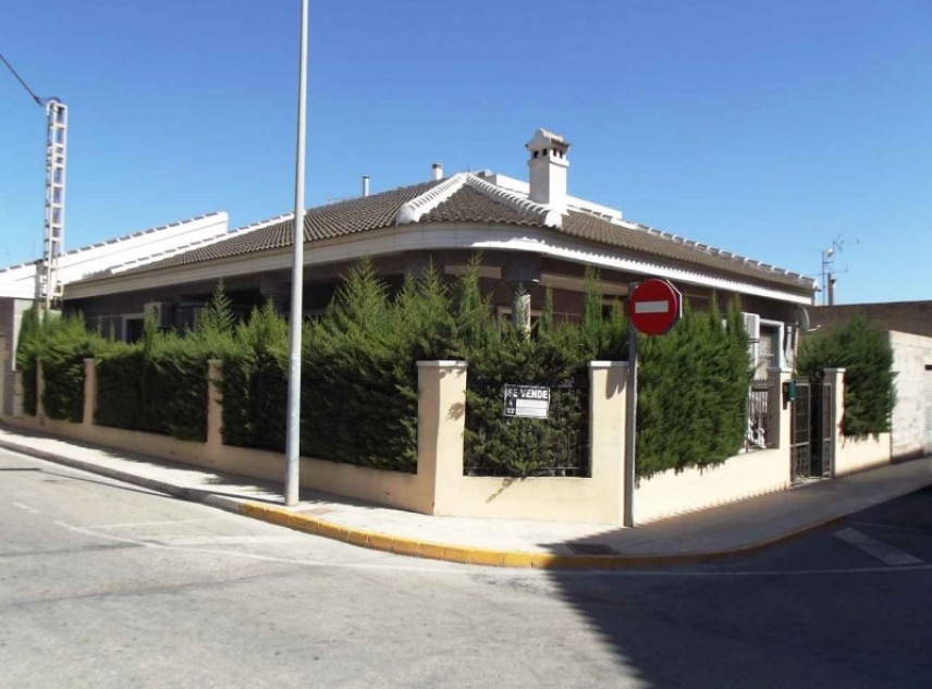 Cheap bargain property for sale Los Montesinos, Costa Blanca, Spain