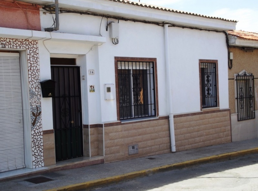 Cheap bargain property Rojales  Costa Blanca, spain, for sale.