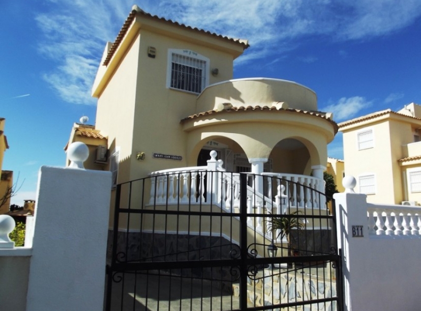 For sale bargain villa for sale in Lo Pepin, cheap property close to ciudad quesada on costa blanca, Spain for sale.