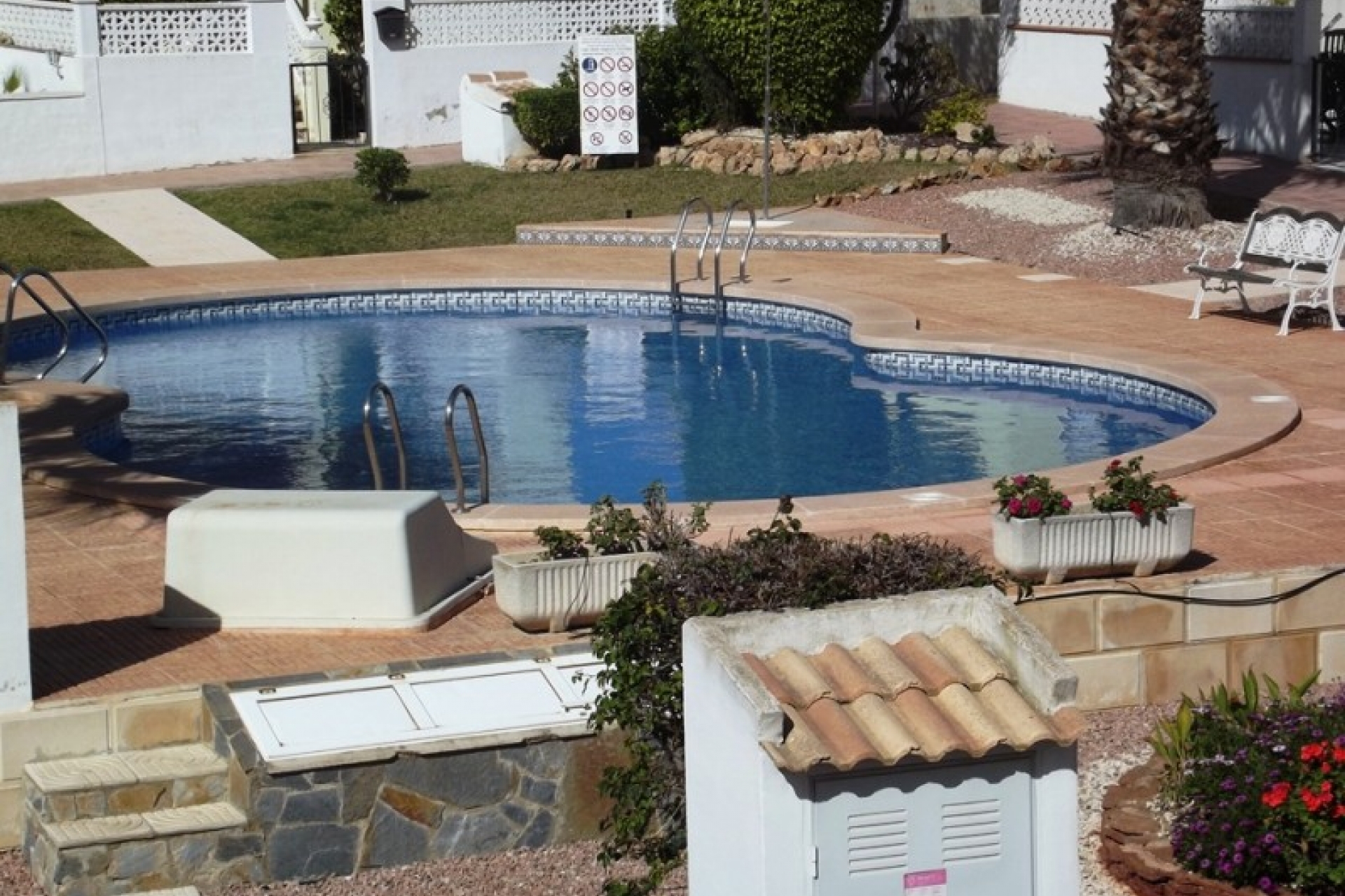 For sale cheap bargain villa in monte azul, close to benijofar, La Marquesa golf and quesada, costa blanca Spain cheap.
