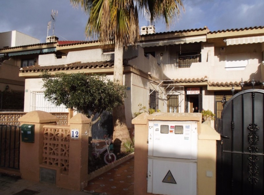 For sale in Los Montesinos, cheap, bargain property for sale close to Torrevieja and La Siesta, Costa Blanca, Spain.