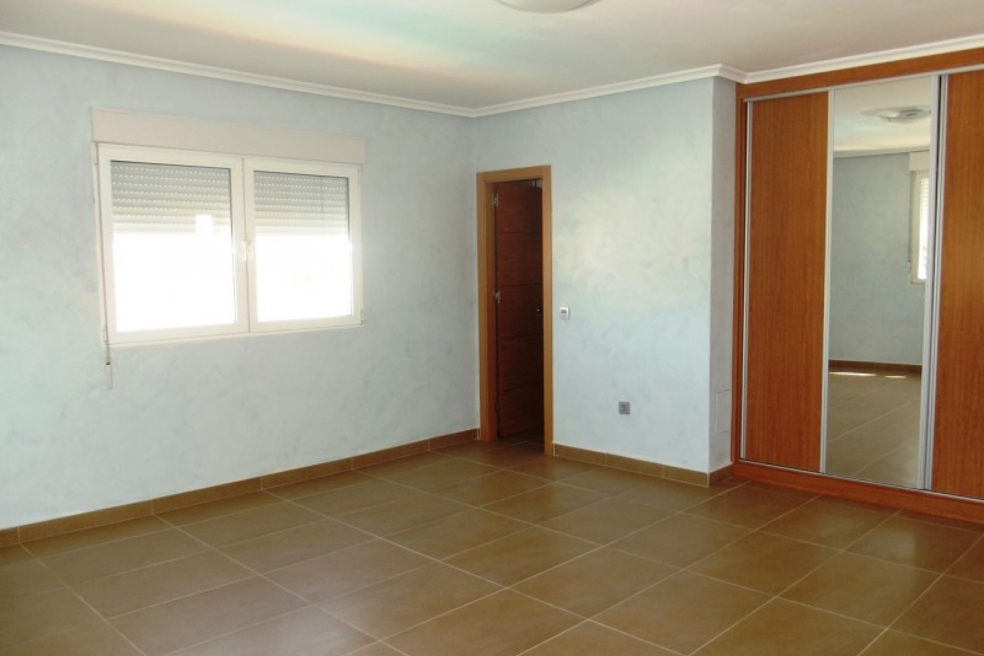 Property for sale cheap in Torreta Florida close to Torrevieja and La Siesta, bargain on Spains Costa Blanca
