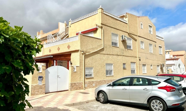 Townhouse for sale - Property for sale - Torrevieja - La Siesta