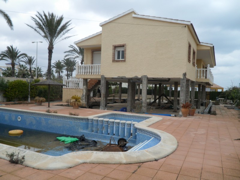 Cabo Roig cheap bargain property sale Spains...