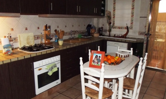 Spanish property bargain, cheap property for sale in Los Montesinos close to La Siesta and Torrevieja, Costa Blanca for sale.