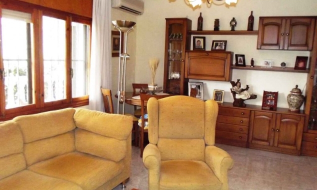 bargain villa los montesinos living room