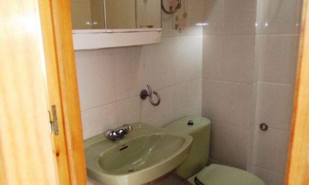 Bargain 2 bedroom townhouse for sale El Chaparral, Spain upstairs bathroom