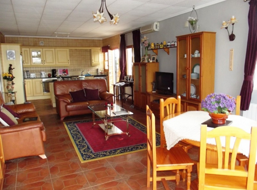 Cheap, bargain property for sale in San Luis, close to Torrevieja and La Siesta, Costa Blanca, Spain, for sale in San Luis