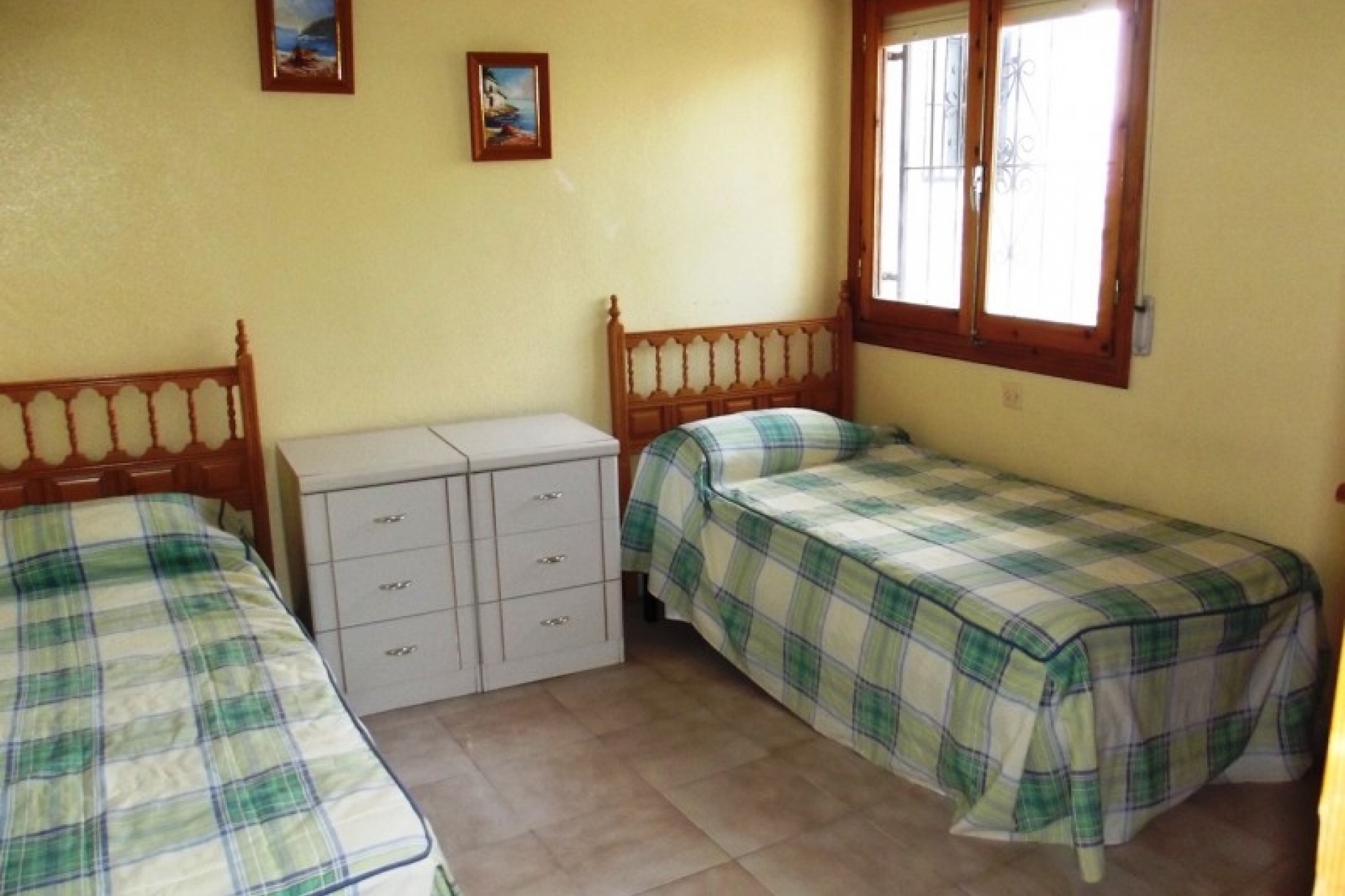 For sale bargain in San Luis, Costa Blanca, Spain. Cheap property for sale close to Torrevieja and La Siesta for sale.