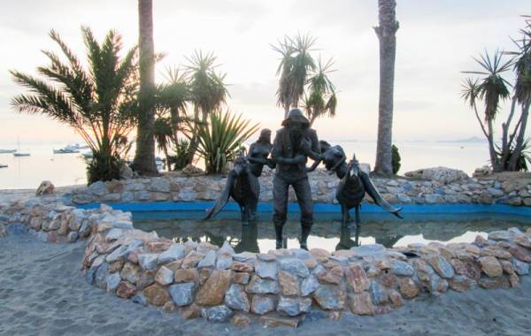 was the Monument to fisherman Los Alcázares