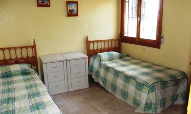 For sale bargain in San Luis, Costa Blanca, Spain. Cheap property for sale close to Torrevieja and La Siesta for sale.